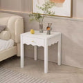 Table de chevet blanche ludique